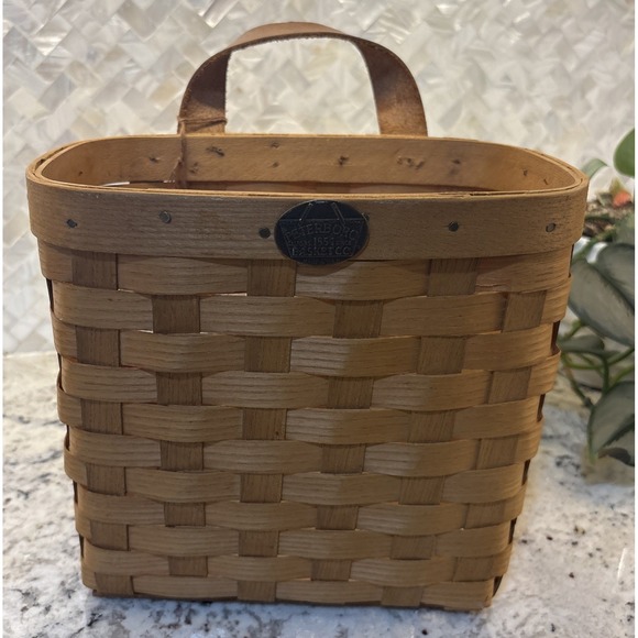 Peterboro‎ Basket  Co. Wooden Woven Wall Pocket Basket Leather Single Handle - Picture 4 of 16